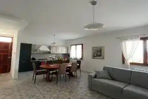 Casa LORE, Castelbuono