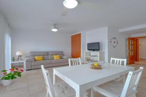 Vivalidays Angels - - Costa Brava Apartments, Blanes