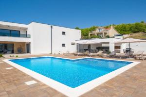 Stunning Home In With Sauna Guest house, Zaboric