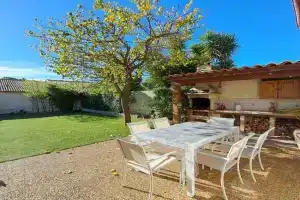 Le Ces-Spacieuse maison - Wifi Jardin - Parking gratuit - 15min des plages Guest house, Beziers