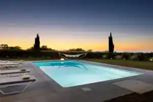 Olive Garden Residence Guest house, Adelianos Kampos