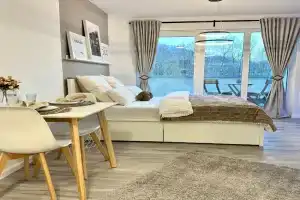 Modernes Apartment inkl. TG-Stellplatz in der Nähe zum Bahnhof - YUKA Apartments, Schwabisch Hall