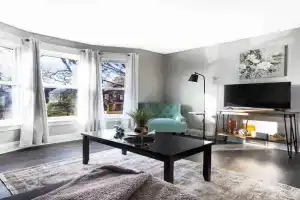 Elegant 1BR 1 Bath apartment minutes the falls, Niagara Falls