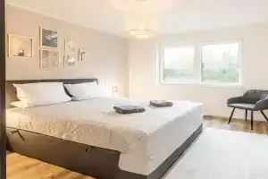 Premium Suite 05 I SmartTV I WiFi I Balkon Apartments, Hamm