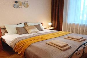 Old Town Retreat with Stunning Views 2 bedroom Apartment nearby The Church of Saint Peter, Riga