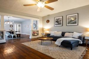 5 Min Fountain Square - Cozy Bates-Hendricks Home Guest house, Indianapolis