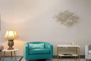 DT Charm Apt with Pool,Gym,Wine,WKSpace, Free Parking Apartments, Charlotte