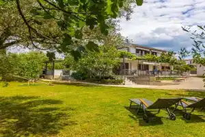 Lovely Apartment In With Wifi, Malinska