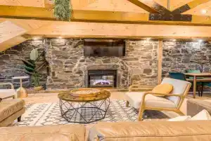 North House - Gorgeous 3 Bedroom 2-floor Old Quebec Townhouse, Levis
