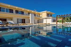 Immensely Luxurious Villa 5 Bedrooms Villa East Eternal, Hvar