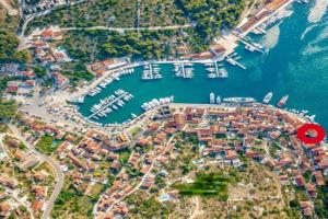 Riva Apartments Villa Thalia -, Brač, Milna