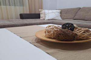 Danaya Apartments, Petric