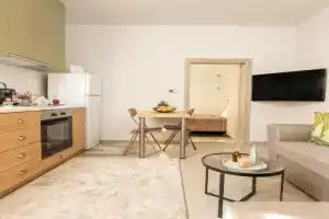 Poepoe Home Apartments, Trikala