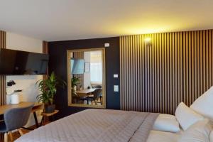 CROWN LIVING Studios - Studio für 2 Personen - Sitzplatz auf der Terrasse - kostenloser Parkplatz - Self Check-in, Dornbirn