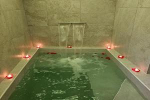 LUXUITE Spa con Piscina o Jacuzzi Villa, Alberobello