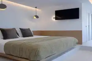 Twinn Downtown, Santikos Collection, Piraeus