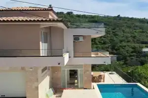 Sweet Sea Villa, Utjeha