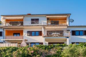 Gorgeous Apartment In With Wi-Fi, Rabac