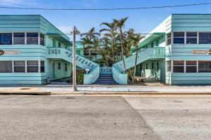 Coastal Sunset Hotel, Hollywood