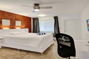Waves Beach Town Cozy Studio Apartment, Pompano Beach