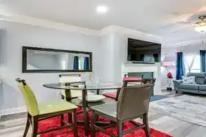 Atlanta Home with Patio, 8 Mi to Downtown and Aquarium Guest house, Atlanta