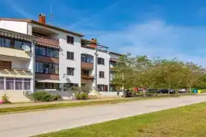 Apartments with a parking space, Porec - 21897, Vrsar
