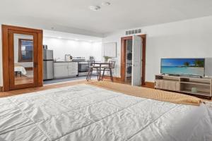 Walk to 3 Breweries! 1 Bed Apartment, Des Moines