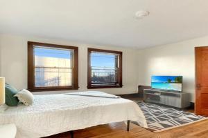 1 Bed Apt on Grand - Walk to 3 Breweries! Apartments, Des Moines