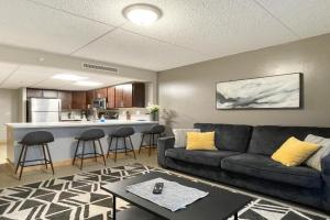 2 BR Short Uber to Dtwn NightlifeRestaurants Apartments, Des Moines