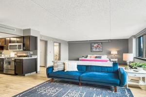 Modern Studio - walk to Wells Fargo Arena, Des Moines