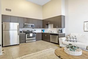 Large 1 Bed apt in the Heart of Downtown Apartments, Des Moines