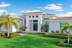 Pet-friendly home near shops with pool and spa Guest house, Marco
