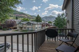 Tri-level condo, close to Coonskin Lift! Guest house, Telluride