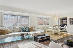 Crystal City Charm Free Parking 102 Guest house, Washington