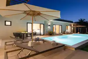 Sereniwood 2 - Private Pool Paradise Villa, Laem Set Beach