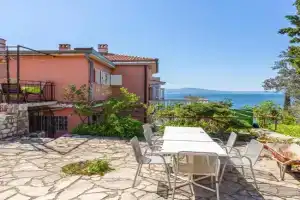 Stunning Apartment In, Novi Vinodolski