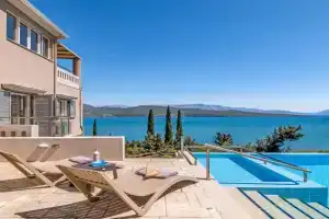 Villa Vosalia, Nikiana