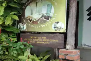 Cahaya Wooden Studio, Pantai Tengah
