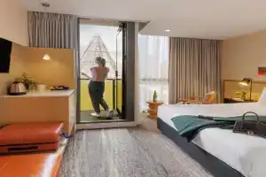 Brady Hotels Central, Melbourne