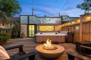 Desert Modern Downtown Unit with Hot Tub Guest house, Flagstaff