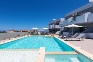 Evilio Suites, Inspired Family Retreat with Pool, Βy ThinkVilla, Sfakaki