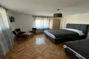 9 mezeta Apartments, Pirot