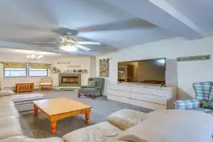 Spacious Hideaway Less Than 1 Mi to Okemo Mountain! Guest house, Ludlow