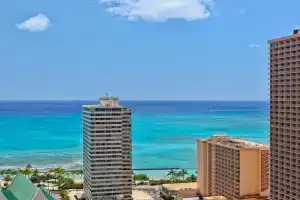 Waikiki Banyan Plumeria Suite Guest house, Honolulu