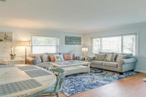 Lovely St Pete Beach Cottage, Walk to Beach and Town, Saint Petersburg