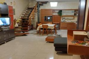 Appartamento Andromeda con 3 camere da letto, Parcheggio privato e 2 Bagni Apartments, Potenza