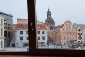 City Inn 2 Bedroom Apartment next to City Hall with parking, Riga