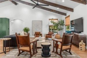 Casa Alegre luxurious home with hot tub, Fredericksburg