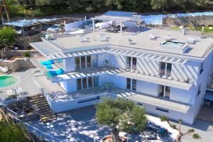 My Exclusive Italy - Villa by the beach with sea-view and Luxury amenities, Nerano