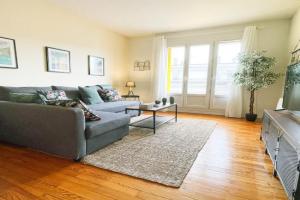 #GF The Beret next to the train station et GEM Apartments, Grenoble